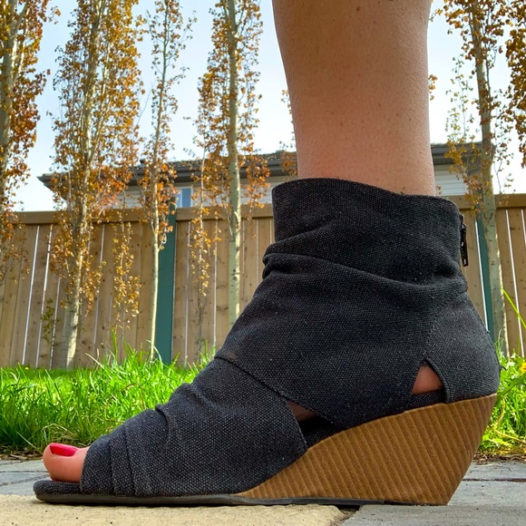 American Eagle Canvas Wedge Open-Toe Bootie - Picture 2 of 14